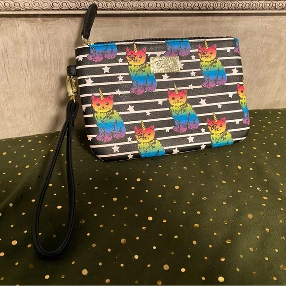 Luv Betsey Johnson Wristlet Green Red Pouch Kitty Cat Rainbow Unicorn Clutch Bag - Picture 1 of 4